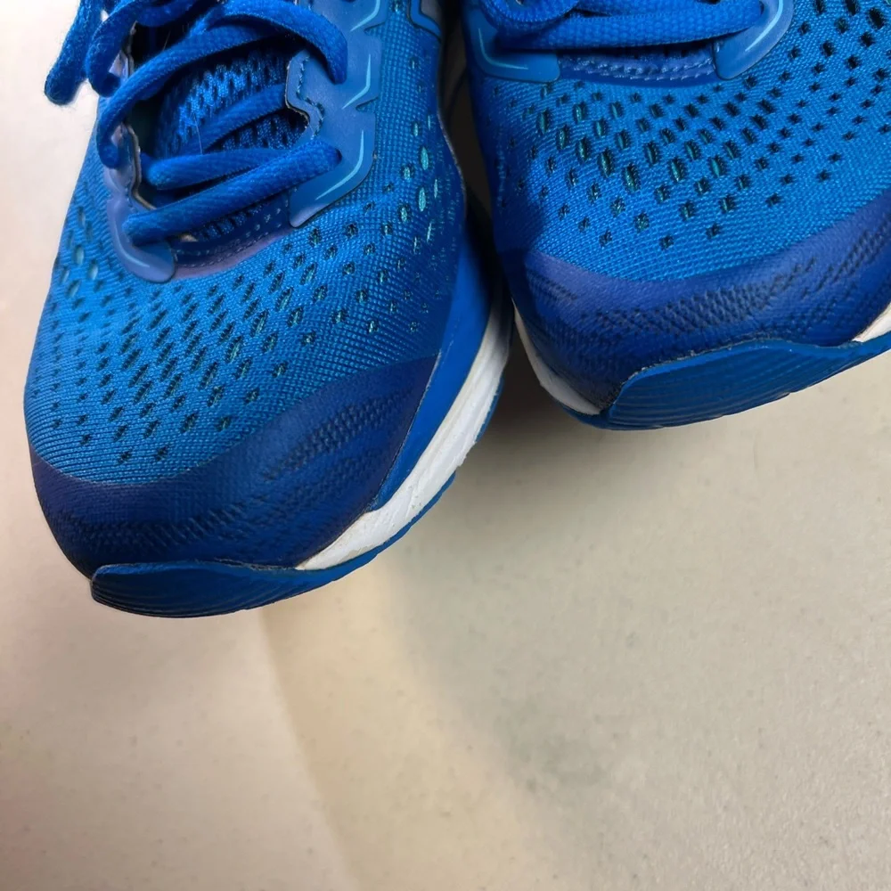 ASICS women’s size 8.5 gel cumulus shoes - Picture 3 of 9